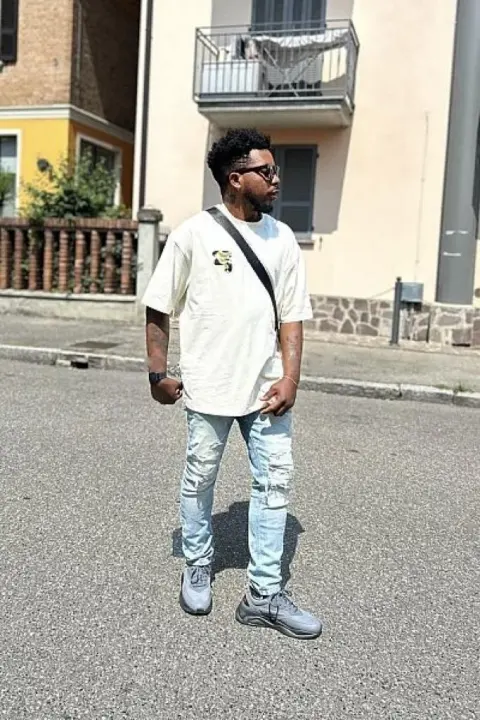 MaV, foto del profilo 3 di 3